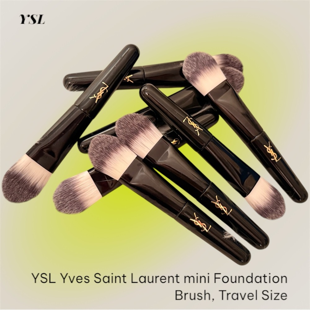 Yves Saint Laurent Mini Foundation Brush - Travel Size